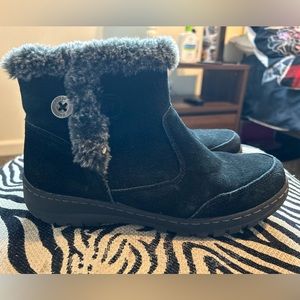 Like New Khombu Womens All Weather Boots,Black,9